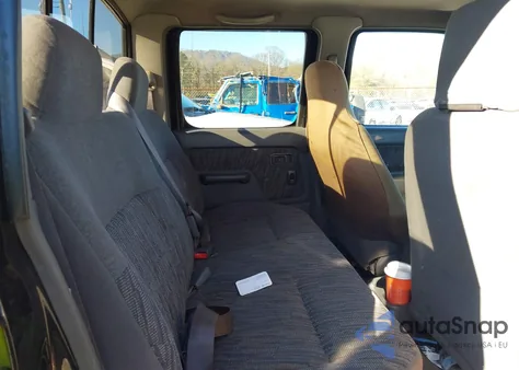 2000 Nissan Frontier Se-V6/Xe-V6 из США, поврежденный, VIN 1N6ED27T6YC358006